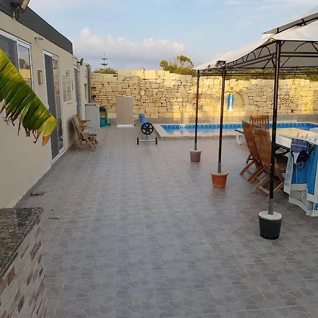 Сasa de vacaciones Rustic With Pool Sleeps 6 & Terrace