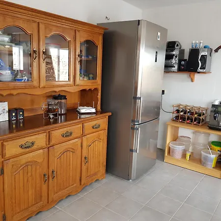 Сasa de vacaciones Rustic With Pool Sleeps 6 & Terrace *