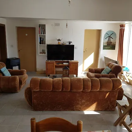 Rustic With Pool Sleeps 6 & Terrace *